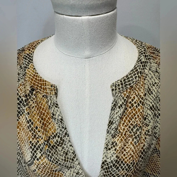 Ava & VIV Women's Plus Size Long Sleeve V-Neck Snake Skin Popover Blouse  Sz X - Picture 5 of 16